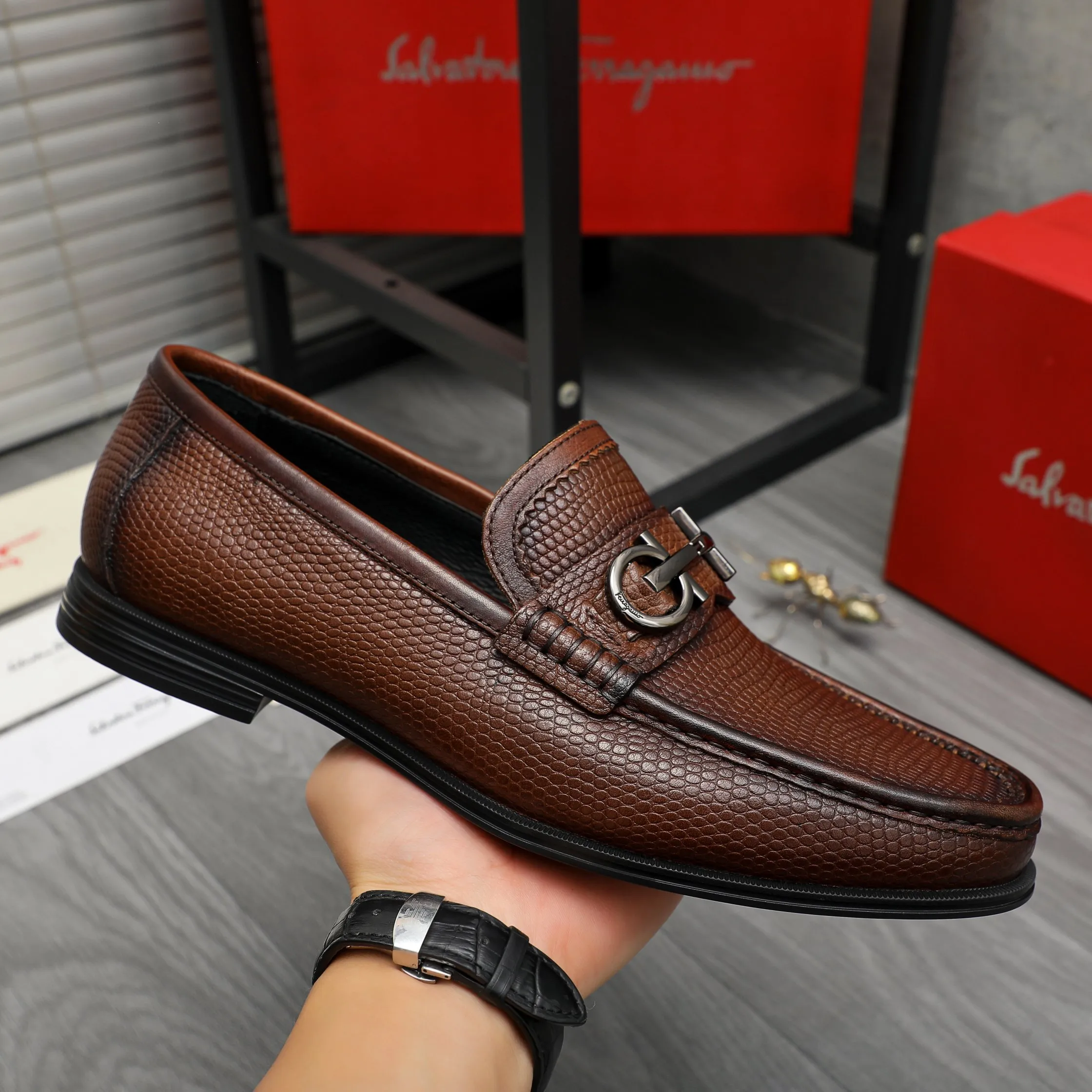 Men's shoes 💰p442 Product trademark: Ferragamo " Ferragamo ] Business slip-on leather shoes Regular size: 38-46 (45.46 custom-made, non-returnable) Product materials: Selected grained cowhide upper, cowhide lining, rubber outsole